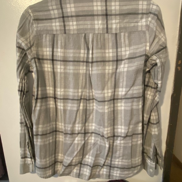 Size medium, multiple shades of grey button up. - Picture 2 of 3